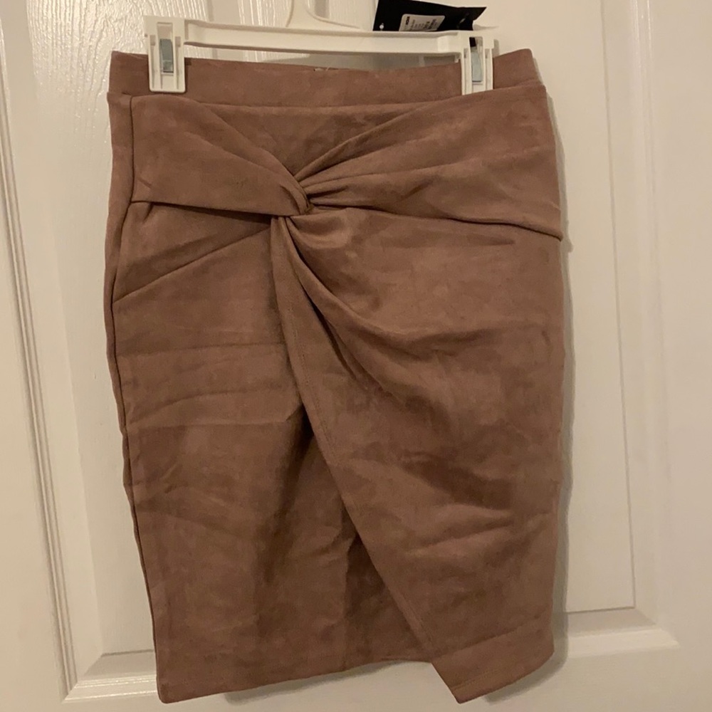 Suede mauve colored skirt
